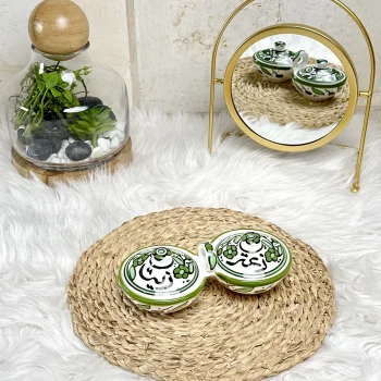 صحن زيت وزعتر مع غطاء