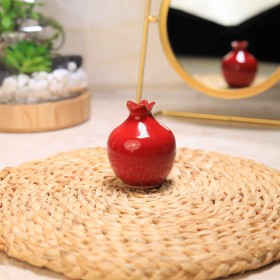 رمانات لون احمر